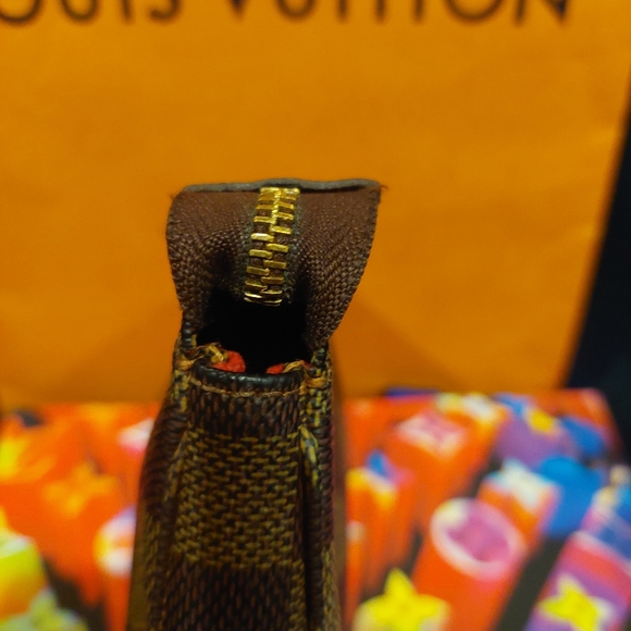 Bucket Marais Pochette Louis Vuitton w/New Coach Gold Crossbody Chain - Picture 16 of 16